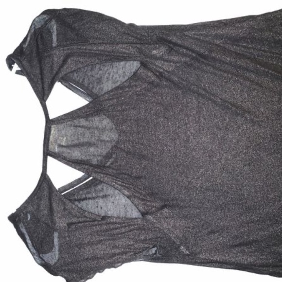 Cutout Top - Picture 4 of 4